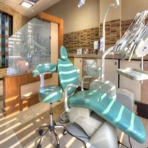 کلینیک دندانپزشکی هومینا 
